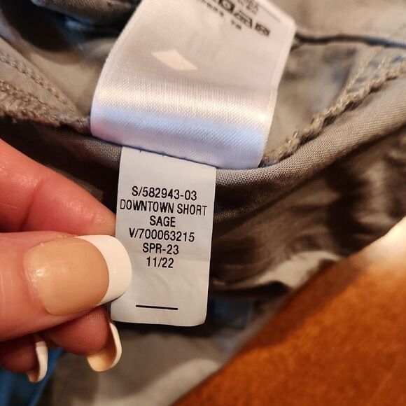 GAP Mid Rise 4" Inseam Khaki Casual Shorts, Size 0, Light Green - Picture 7 of 8